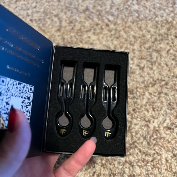 FIONA FRANCHIMON Nº 1 HAIRPIN | Black - Picture 2 of 3